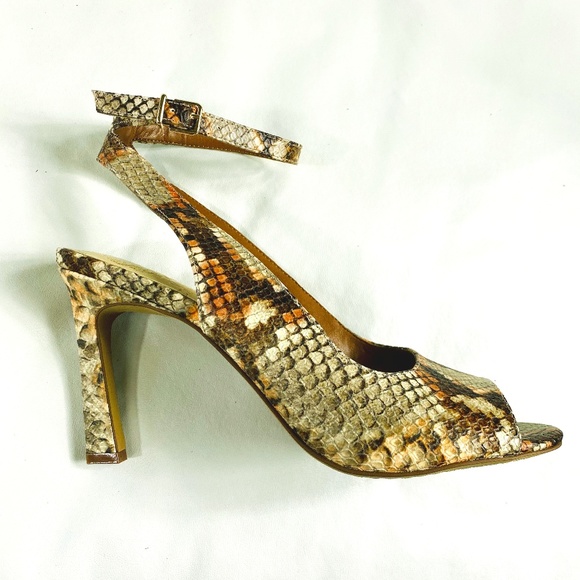 🌷NEW -Vince Camuto Reteema Snake Ankle-strap Pump - Picture 2 of 6